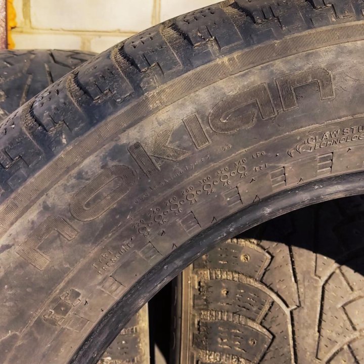 Шины зимние 225/65 R18 Nokian