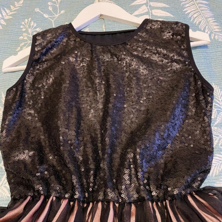 Нарядное платье