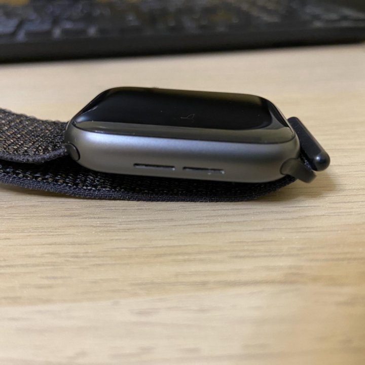 Apple watch Series 4 44mm Nike edition