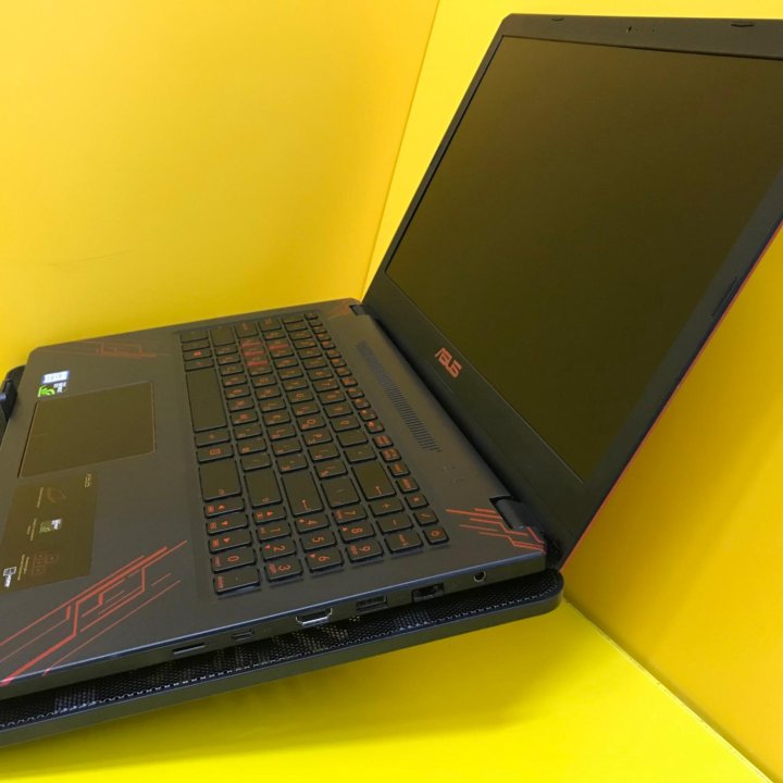 Ноутбук Asus/Игровая реальность