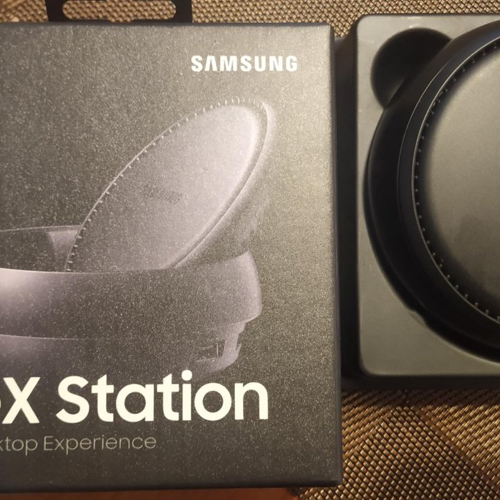 Док-станция Samsung DeX Station EE-MG950