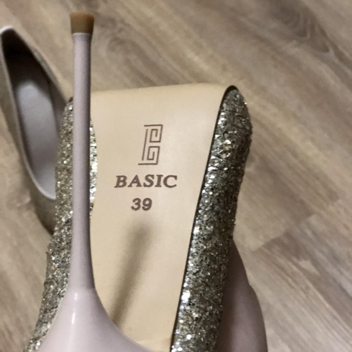 Туфли золотые