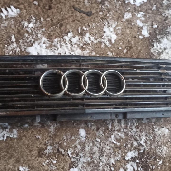 Решётка радиатора Audi 100c3 443853655D