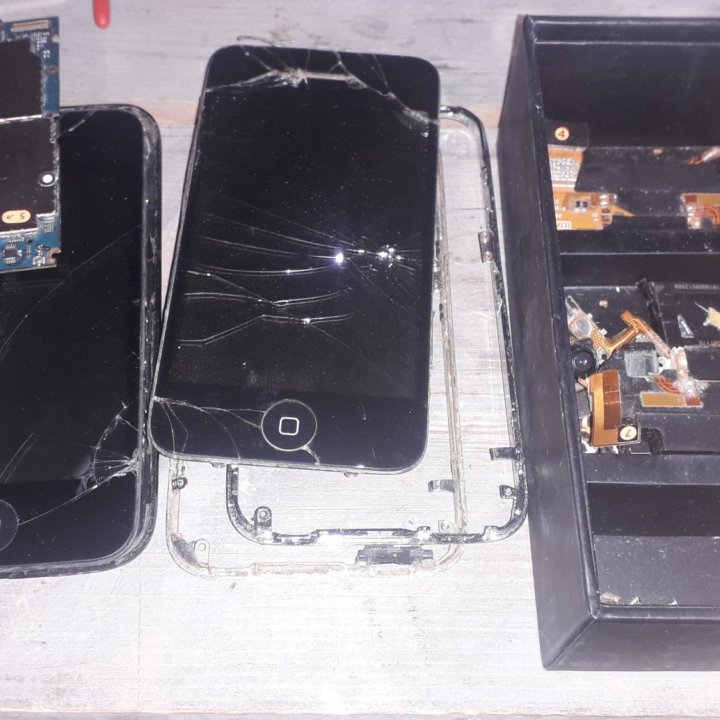 iPhone 3 на запчасти и восстановление