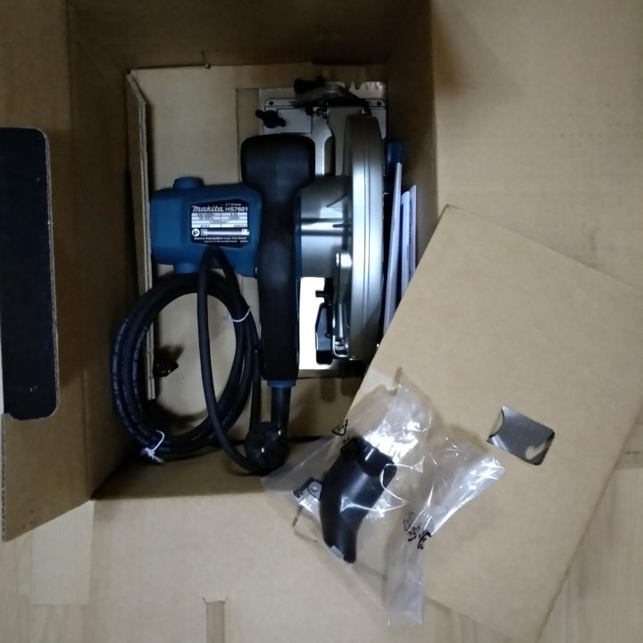 Пилы циркулярные Elitech ПД 2000С и Makita HS7601