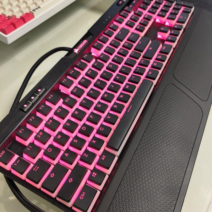 Клавиатура corsair k70 rgb mk2 Cherry MX Silent