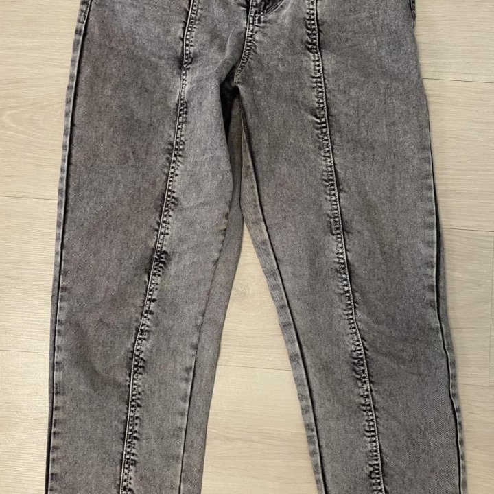 Джинсы серые