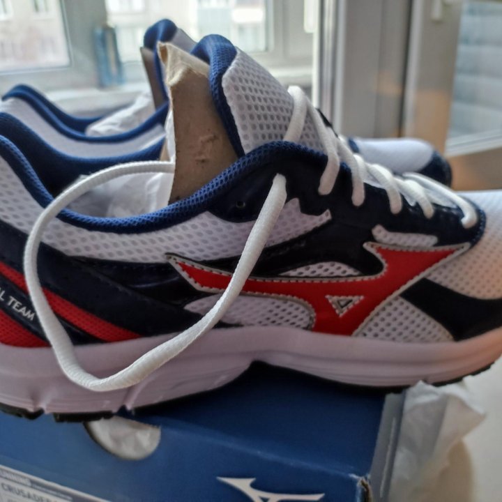 Кроссовки Mizuno