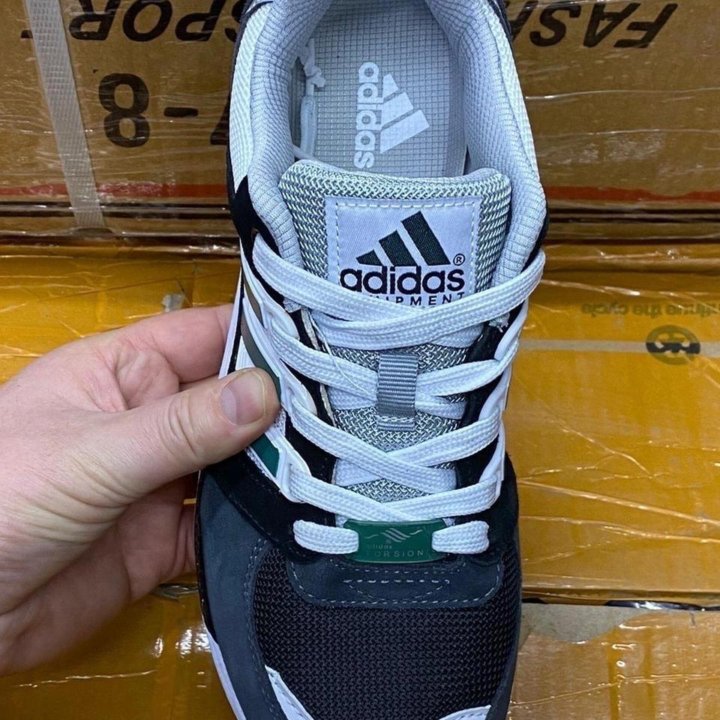 Кроссовки adidas torsion