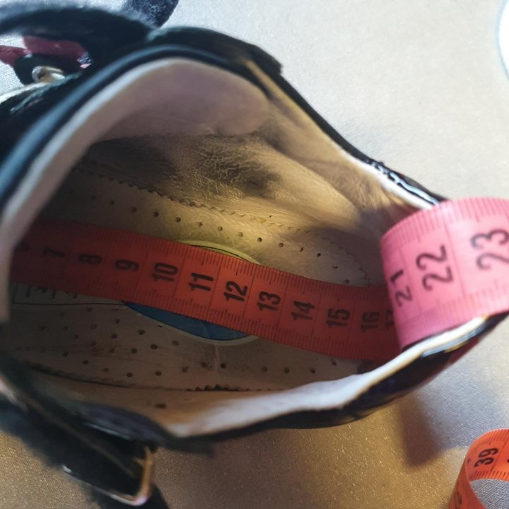 Ботинки демисезонные для девочки 25 р.