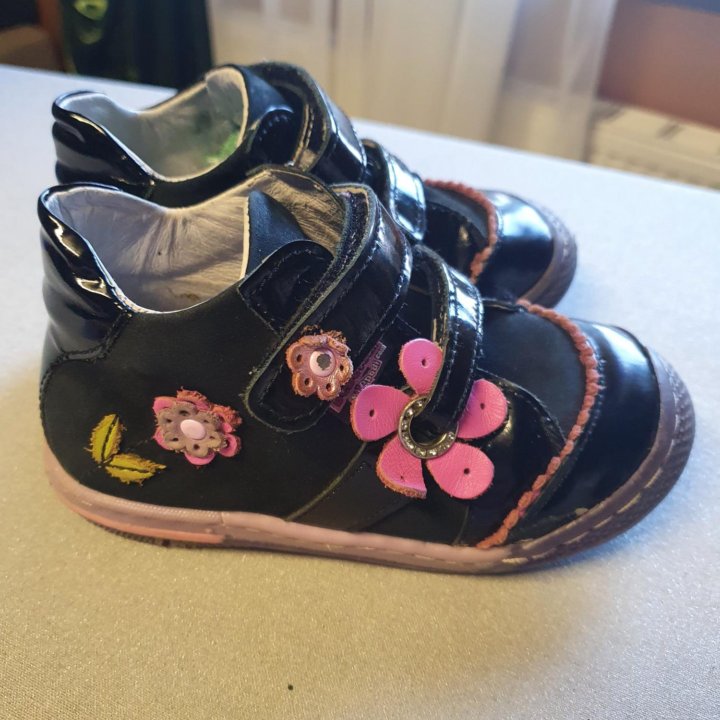 Ботинки демисезонные для девочки 25 р.