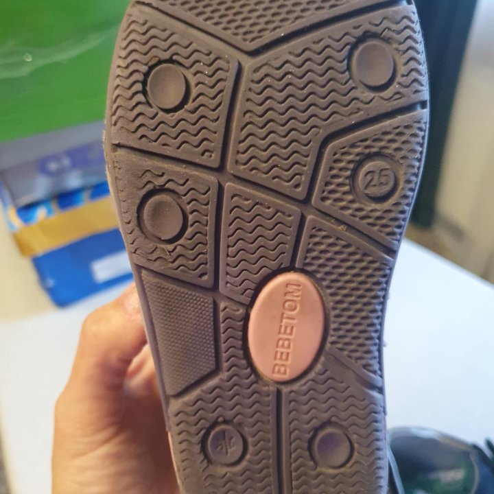 Ботинки демисезонные для девочки 25 р.