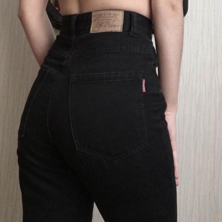 Джинсы levis mom женские