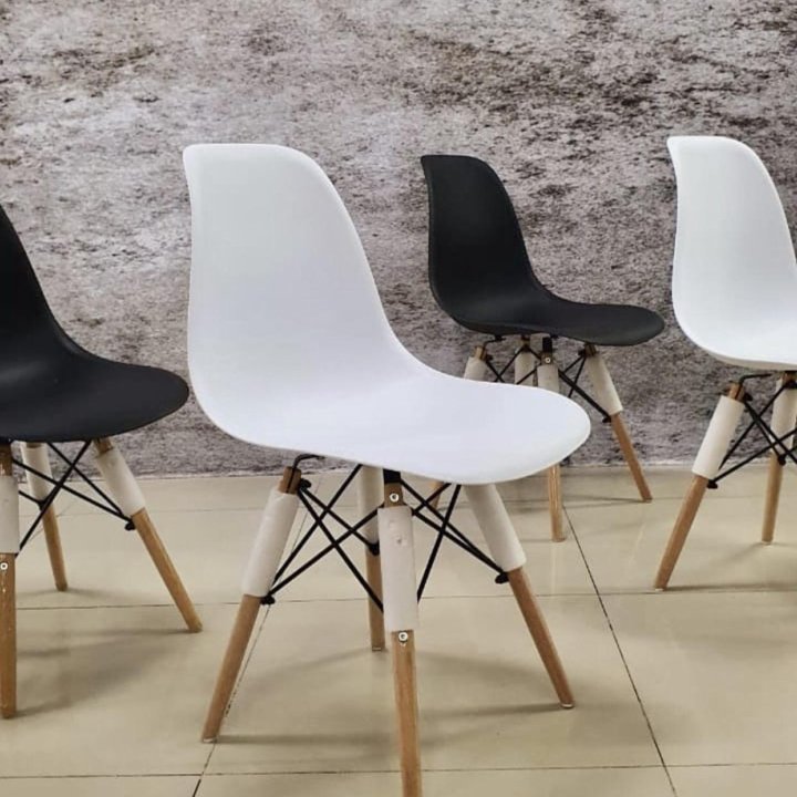 Стулья Eames