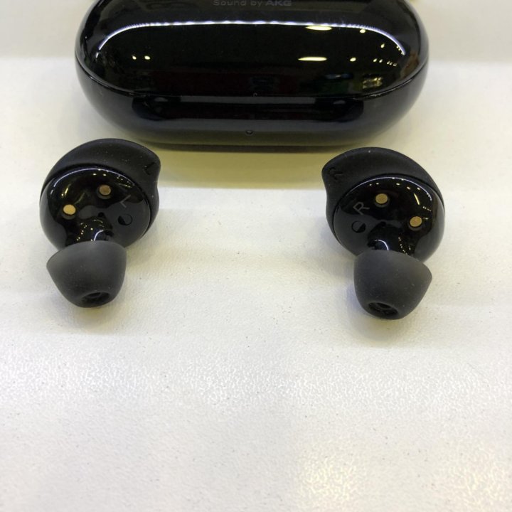 Наушники Samsung Buds Plus