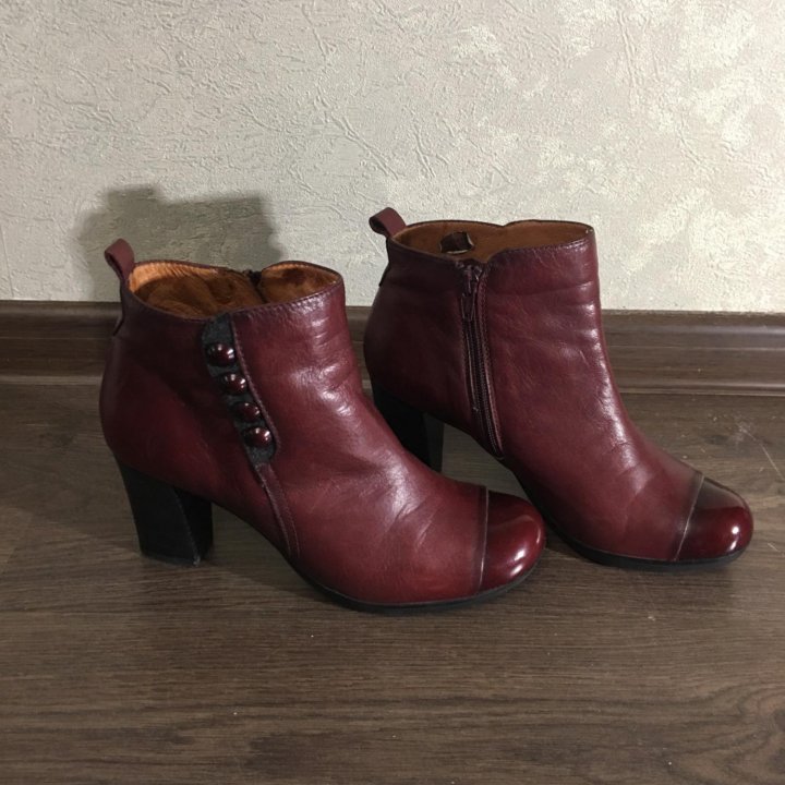 Ботинки женские