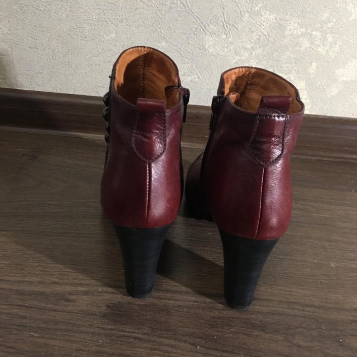 Ботинки женские