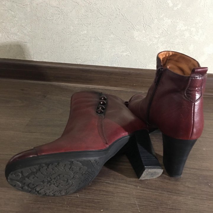 Ботинки женские