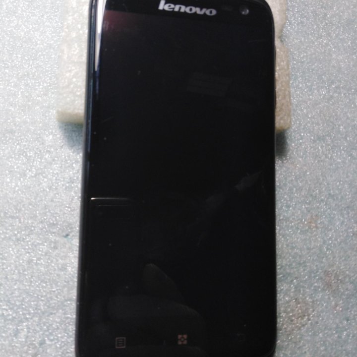 Lenovo S820