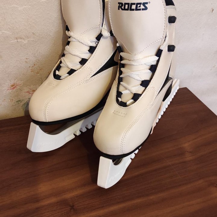 Женские коньки Roces