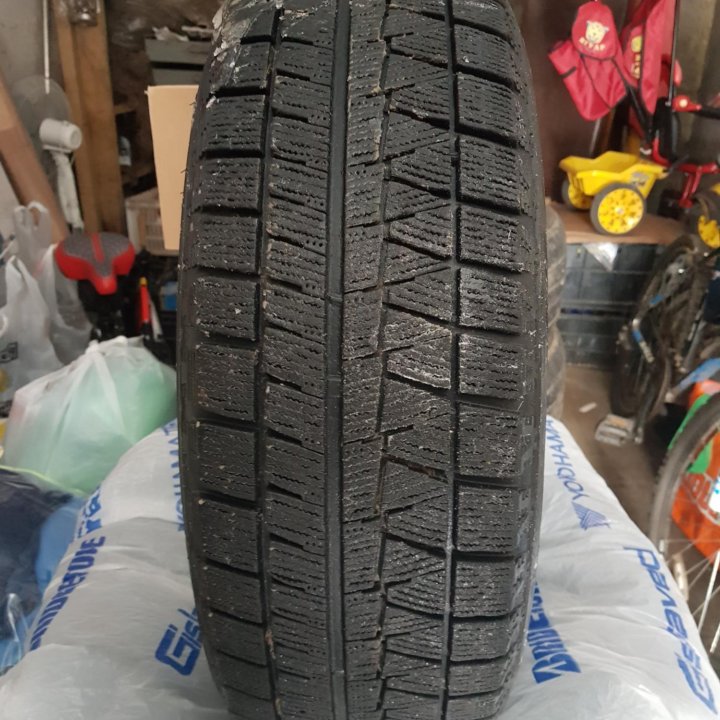 Шины 215/65/16 Bridgestone Blizzak Revo GZ - 4 шт