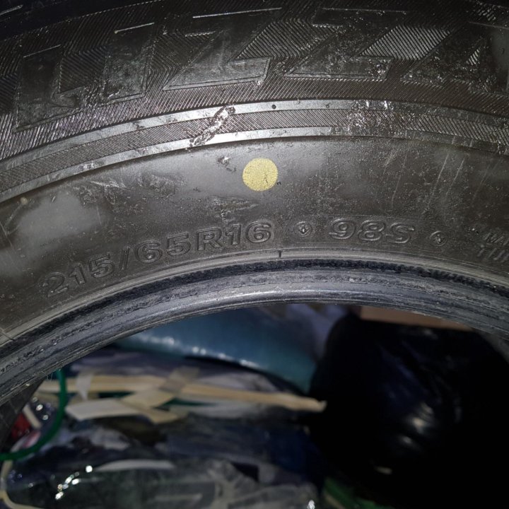 Шины 215/65/16 Bridgestone Blizzak Revo GZ - 4 шт