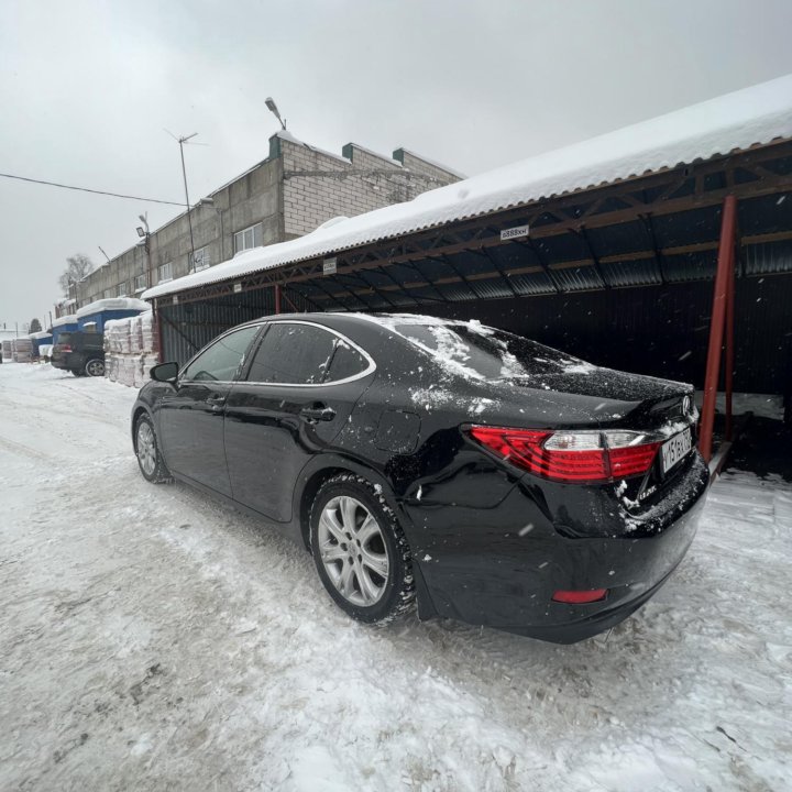 Lexus ES, 2013