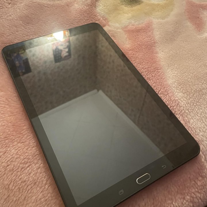 Планшет Samsung galaxy tab E