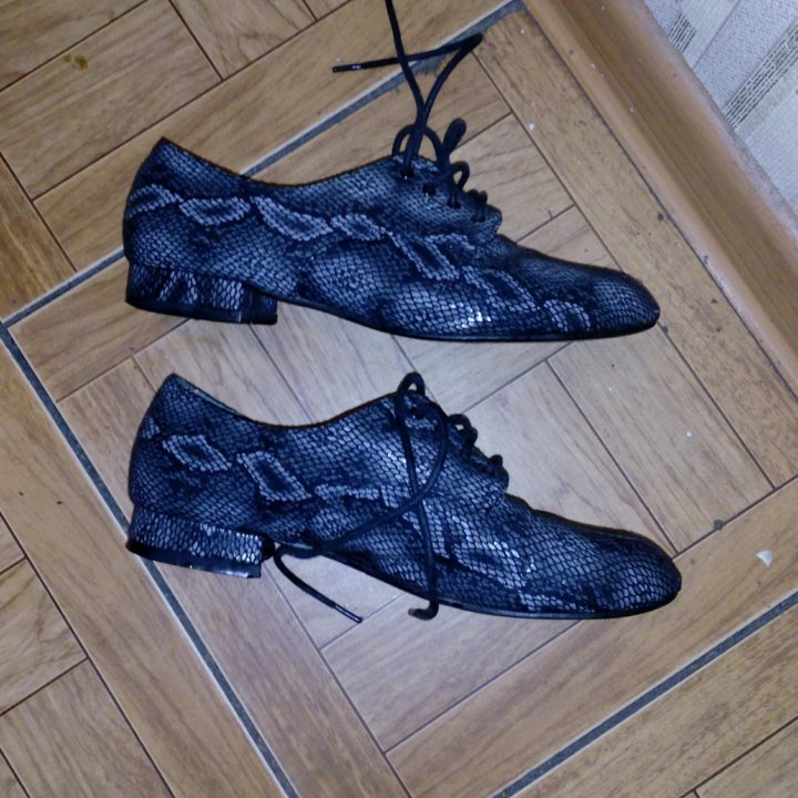 1.туфли броги