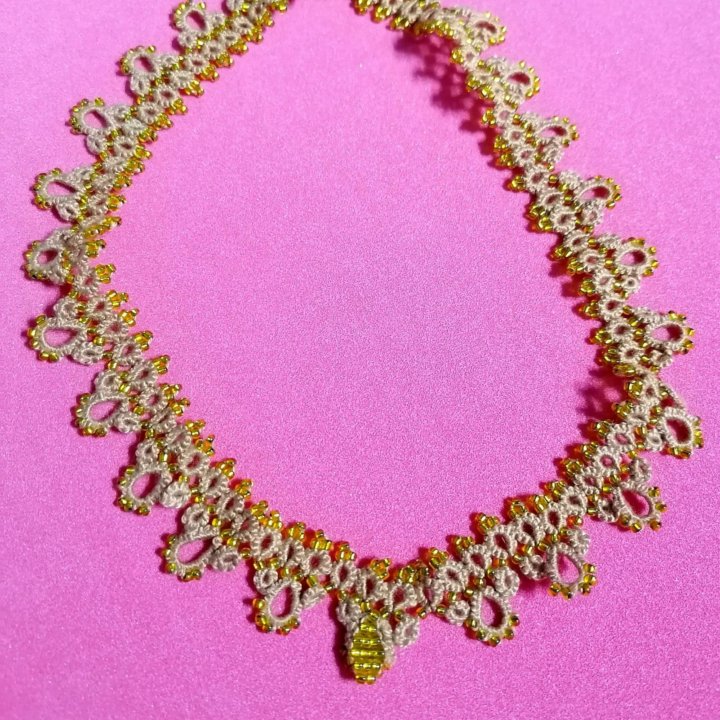 Колье с биссером