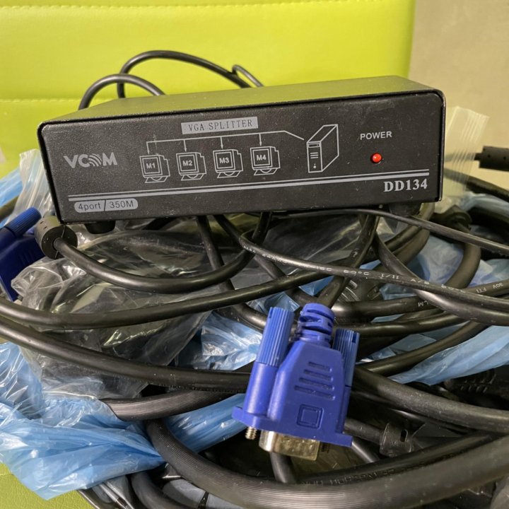 VGA splitter