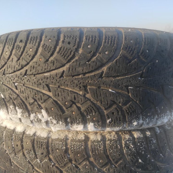 Поштучно Hankook Winter i*Pike W409, 215/60/17