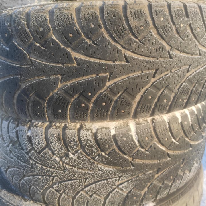 Поштучно Hankook Winter i*Pike W409, 215/60/17