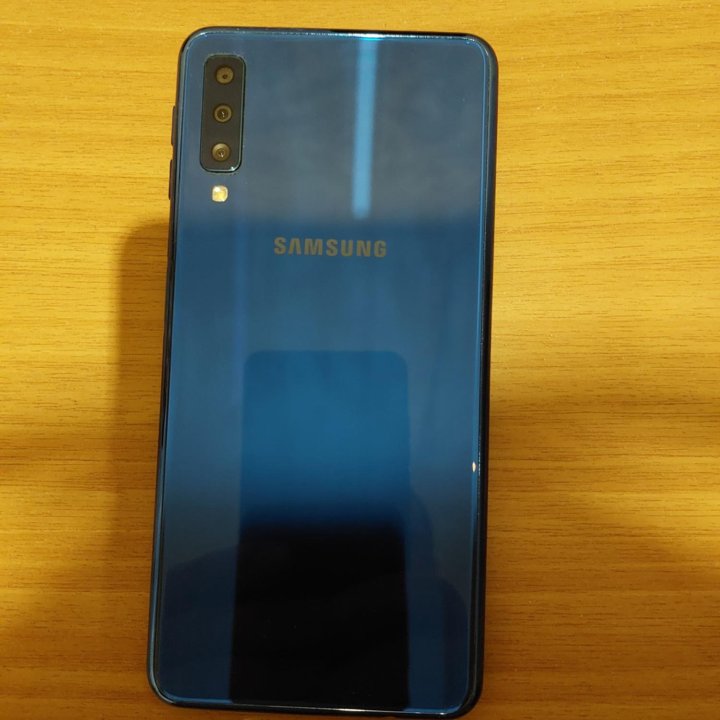 Телефон Samsung galaxy a7