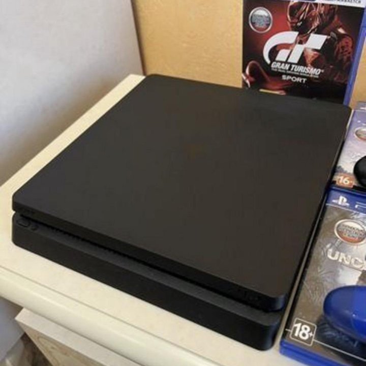 PlayStation 4 Slim