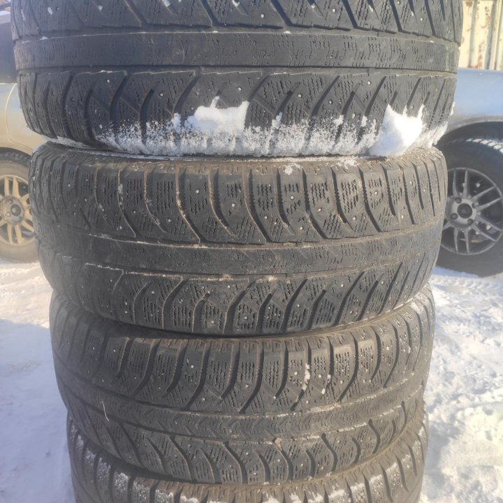 Комплект Bridgestone Ice Cruiser 7000, 265/65/17