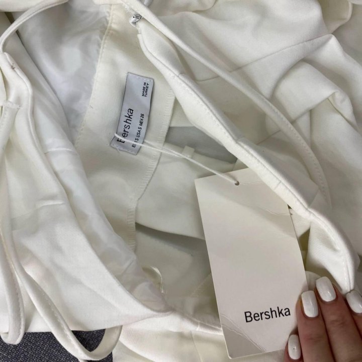 Платье Bershka