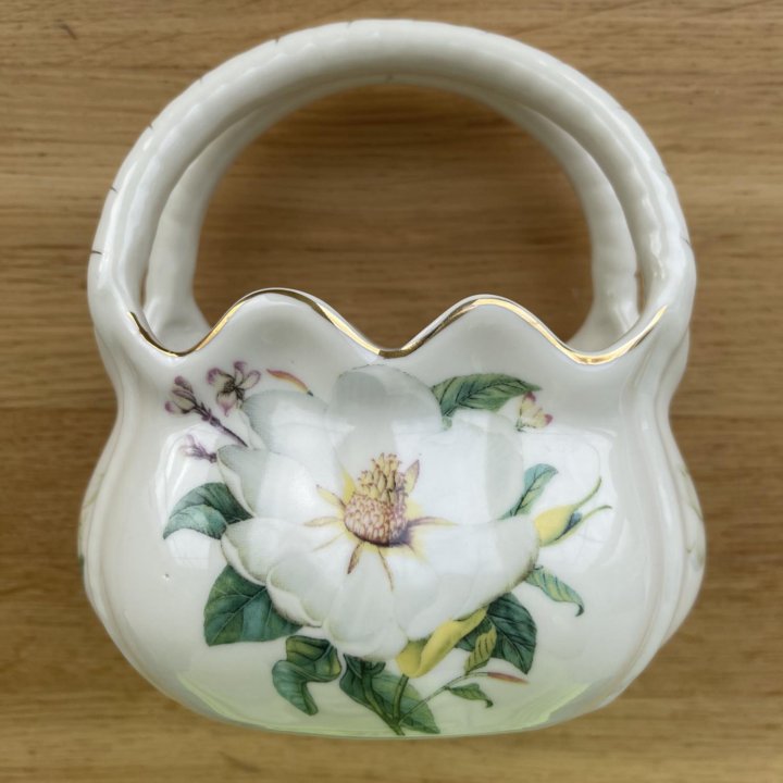 Фарфоровая вазочка disomi fine porcelain