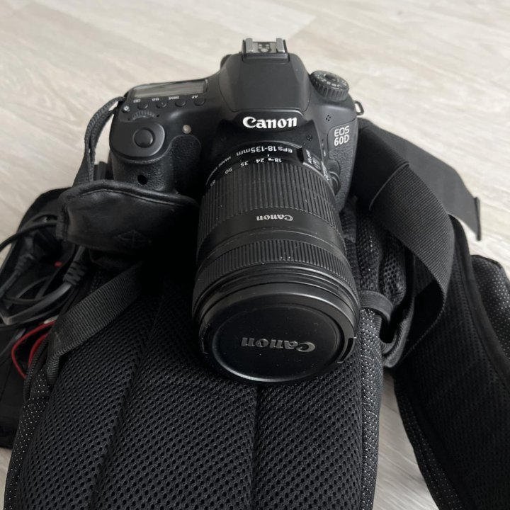 Зеркальный фотоаппарат canon EOS 60D