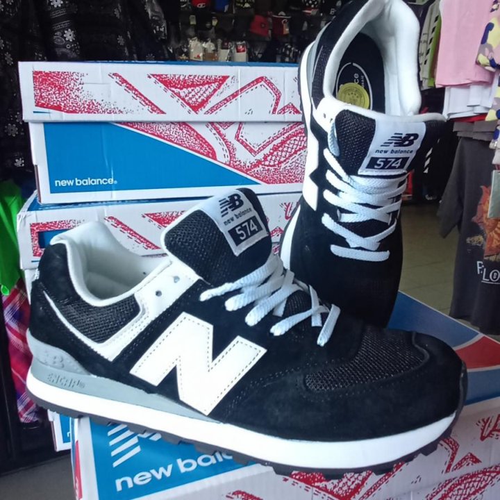 NEW BALANCE 574black and white