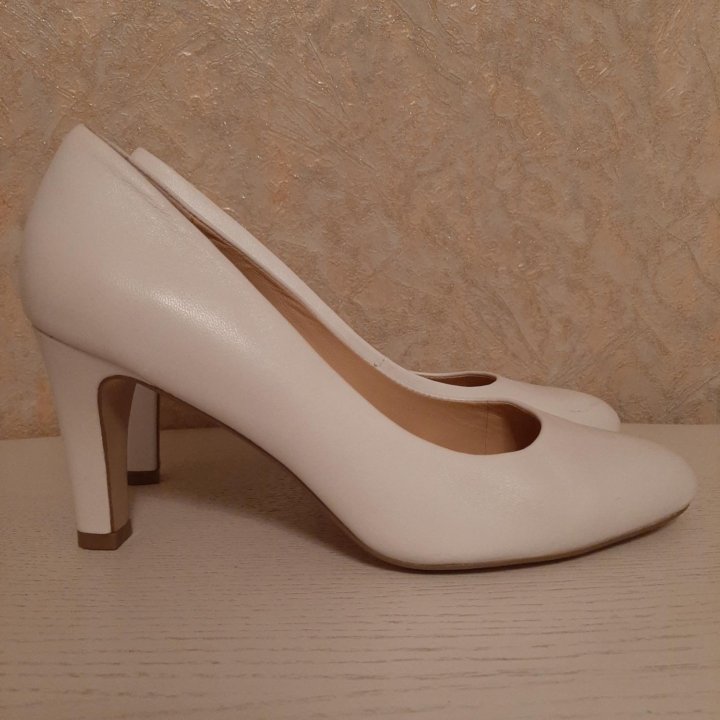 Белые туфли