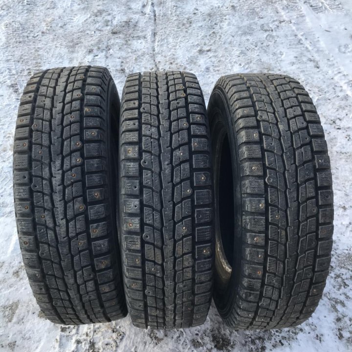 225/70/16 Dunlop winter ice 01