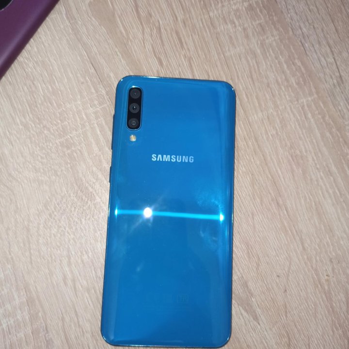 Телефон Samsung galaxy a50