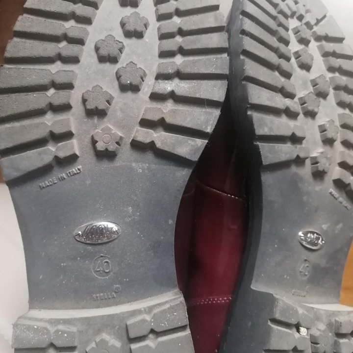 Ботинки Loriblu 40 размер