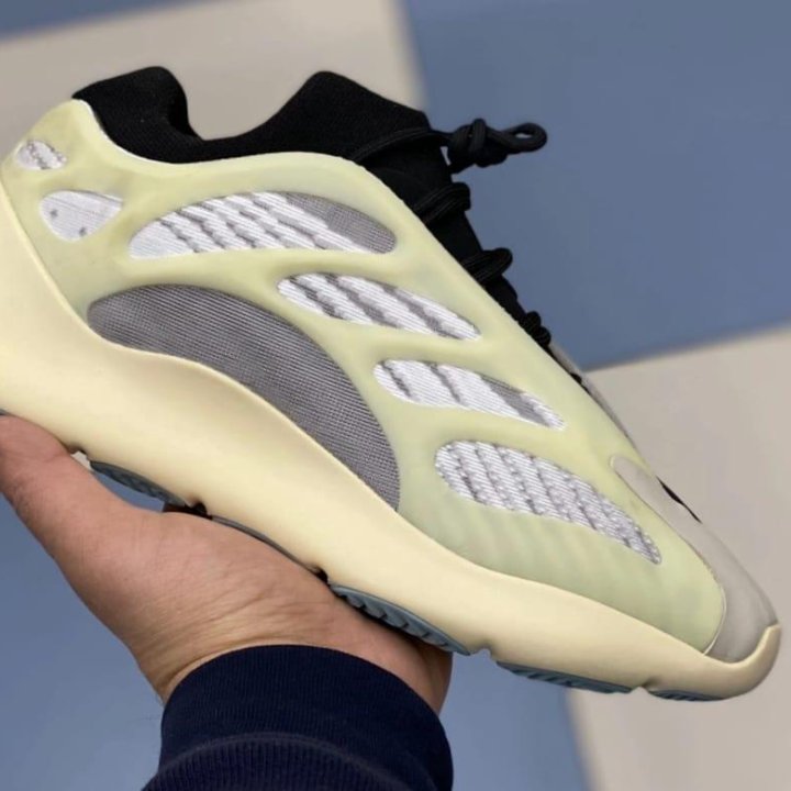 Adidas Yeezy Boost 700 V3