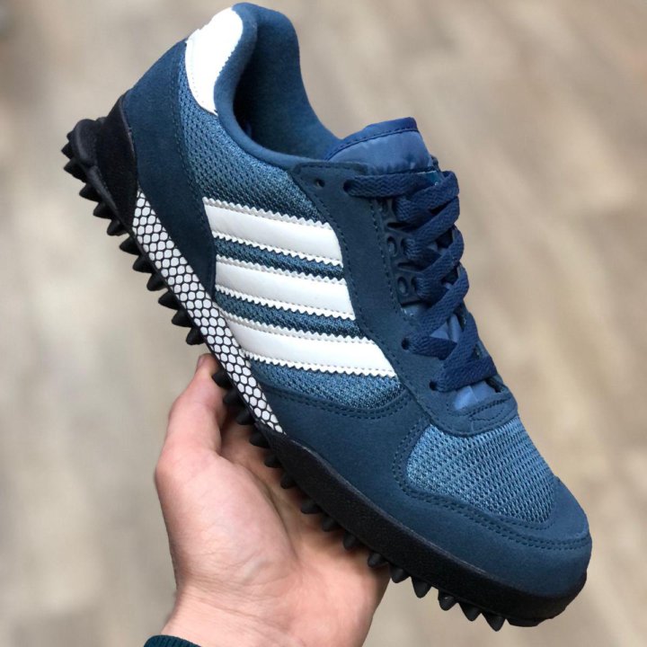 Кроссовки новые Adidas замша натур/р.40,41