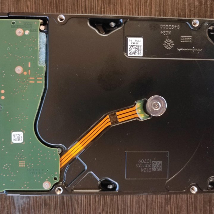 Жесткий диск 10Tb Seagate Ironwolf SATA нагарантии