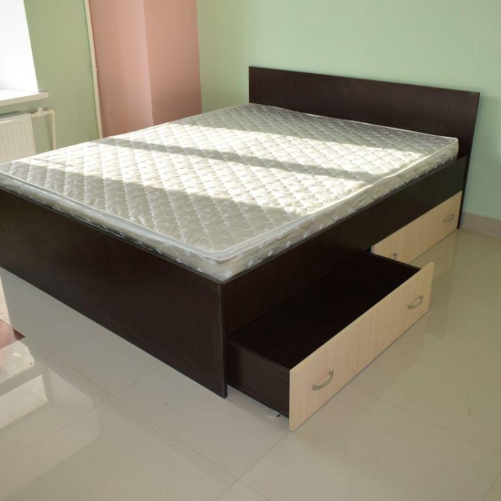 Кровать с матрасом 140х200