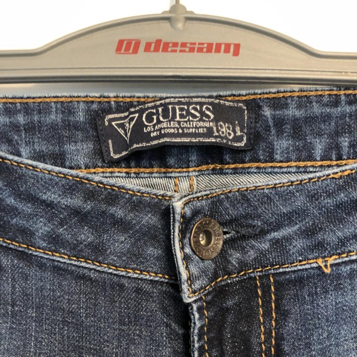 Джинсы Guess