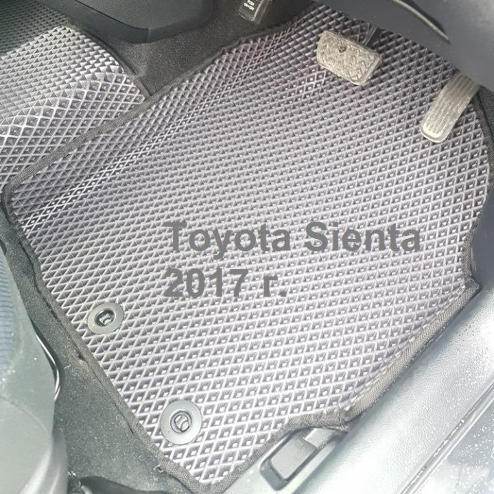 Автоковрики ЭВА Toyota Sienta 2017 г.